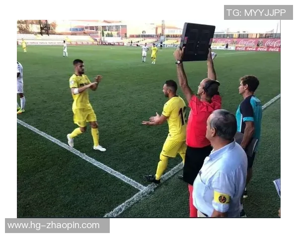 足球球星退役后重返赛场时间表及各大名将再度披挂上阵的精彩时刻 足球球星退役后重返赛场时间表及各大名将再度披挂上阵的精彩时刻