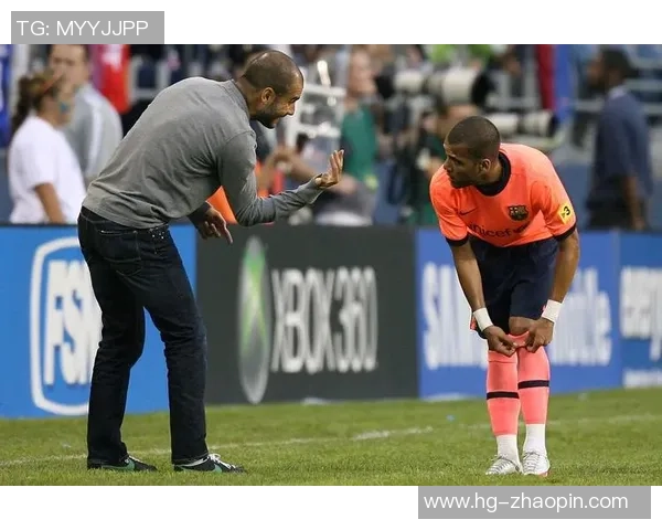 全球足球女星风采：从梅根·拉皮诺到阿尔维斯的传奇故事